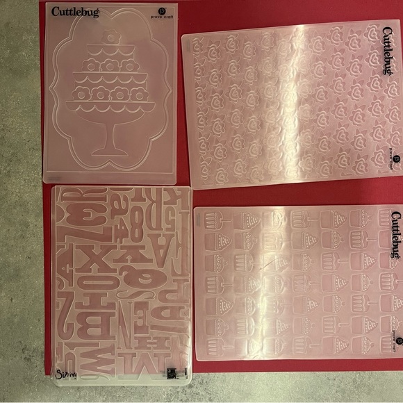 Embossing folders - Picture 1 of 2